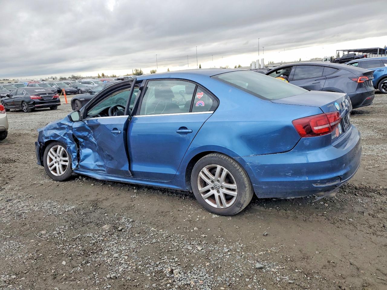 2017 VOLKSWAGEN JETTA S photo 3