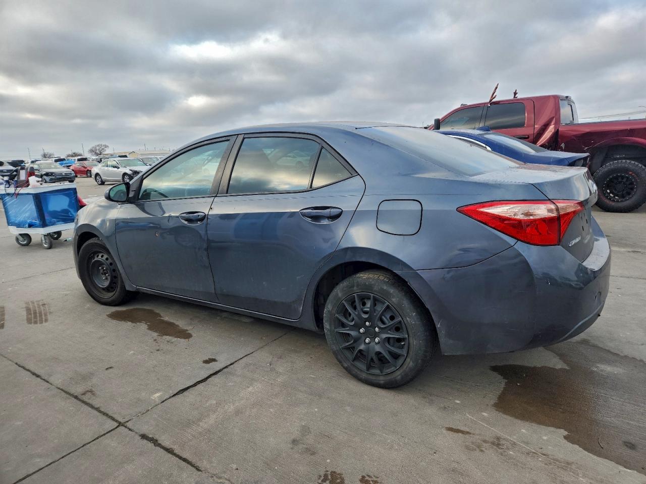 2018 TOYOTA COROLLA L photo 2