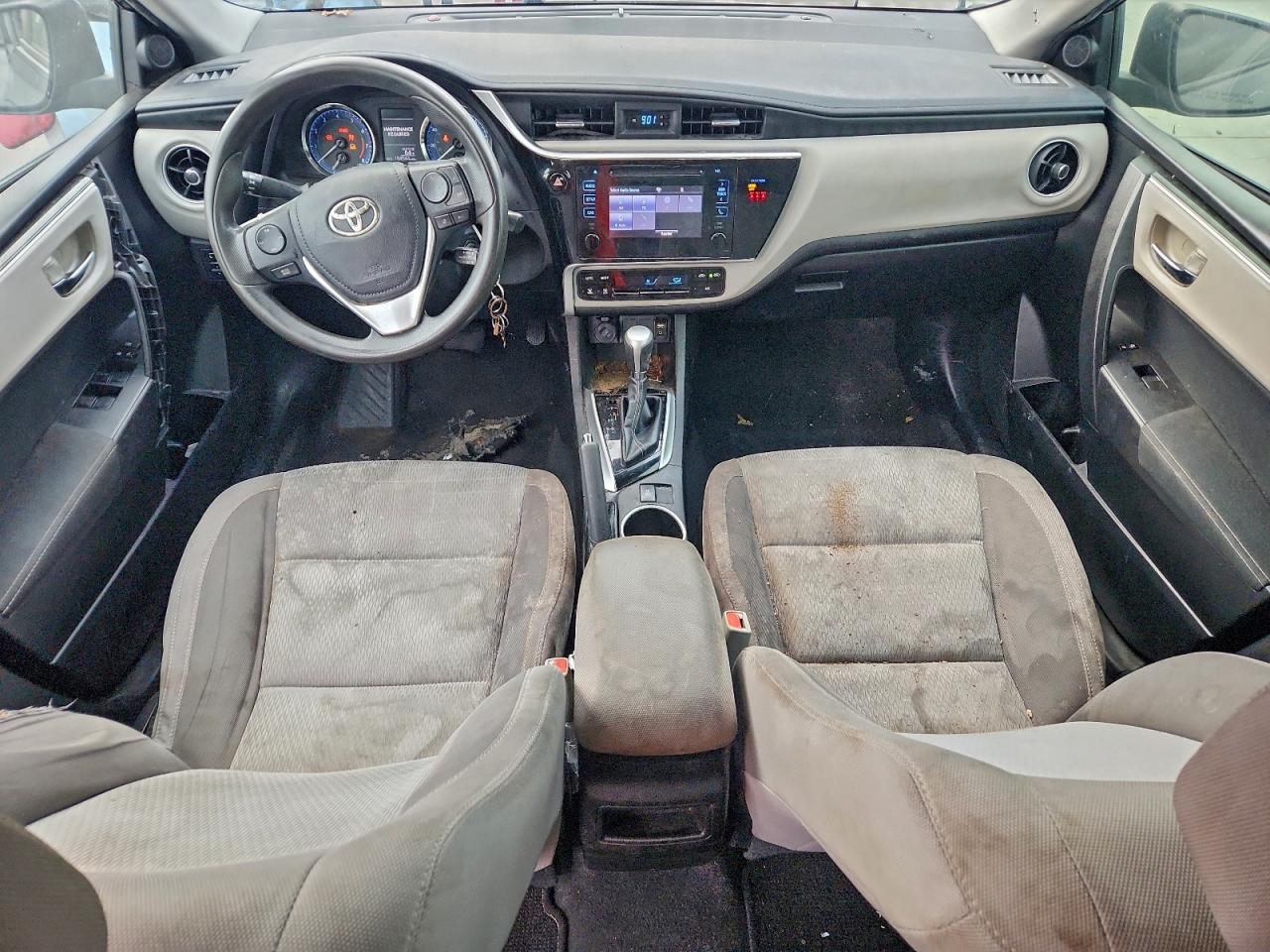 2018 TOYOTA COROLLA L photo 8