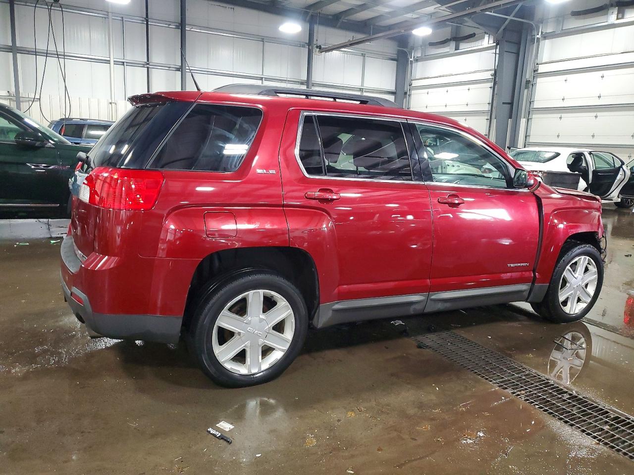 2011 GMC TERRAIN SLE photo 3