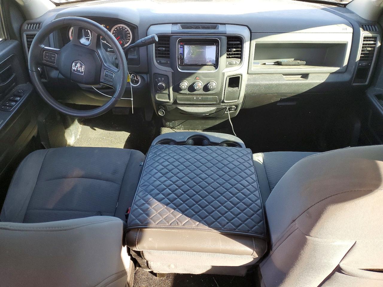 2014 RAM 1500 ST photo 8