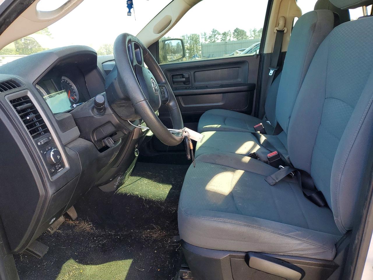 2014 RAM 1500 ST photo 7