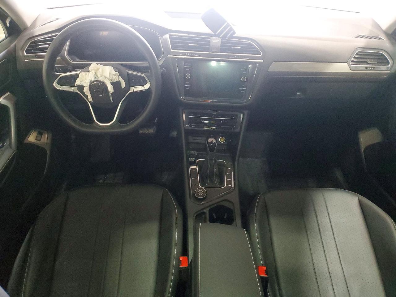 2024 VOLKSWAGEN TIGUAN SE photo 8