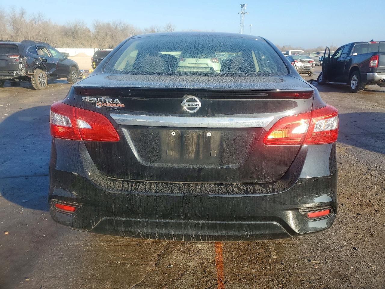 2018 NISSAN SENTRA S photo 6