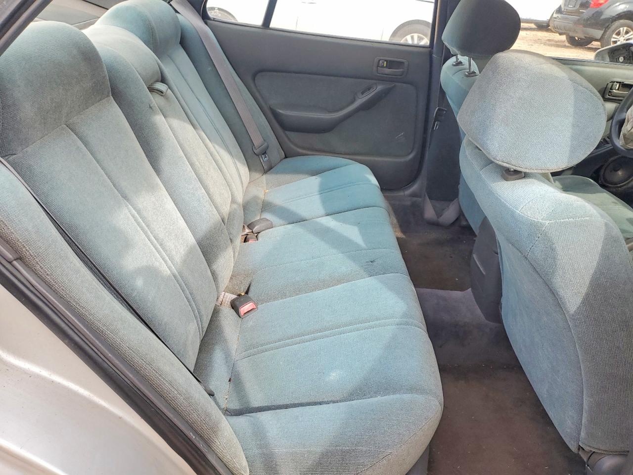 1993 TOYOTA CAMRY LE photo 10
