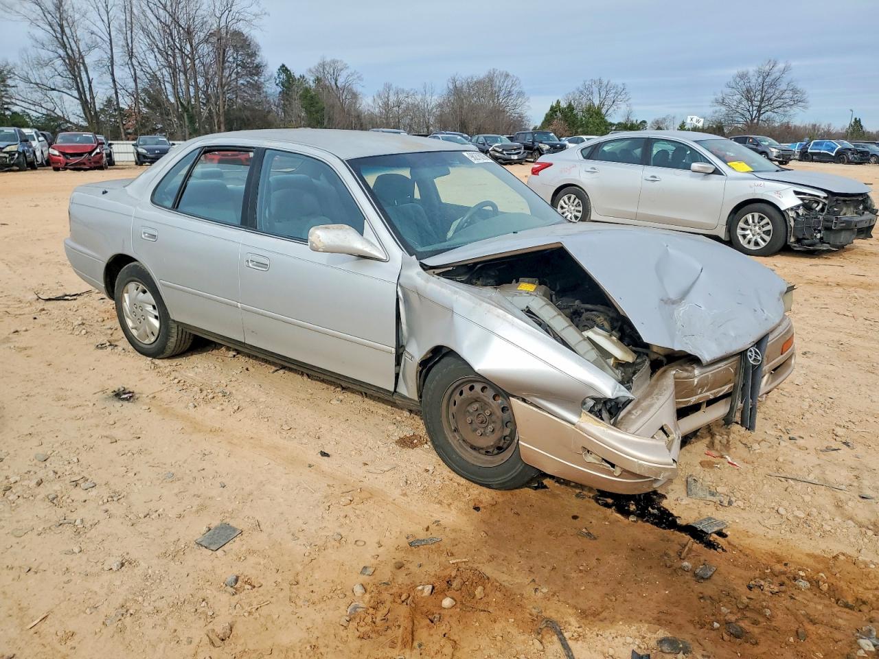 1993 TOYOTA CAMRY LE photo 4