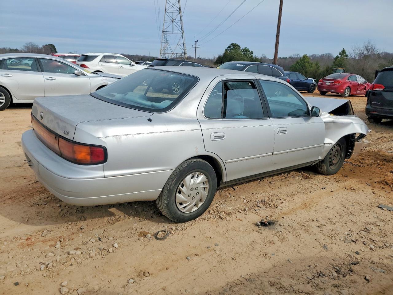 1993 TOYOTA CAMRY LE photo 3