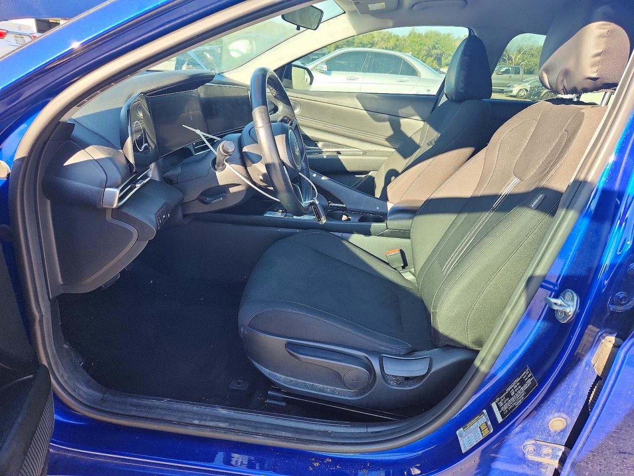 2023 HYUNDAI ELANTRA SEL photo 7