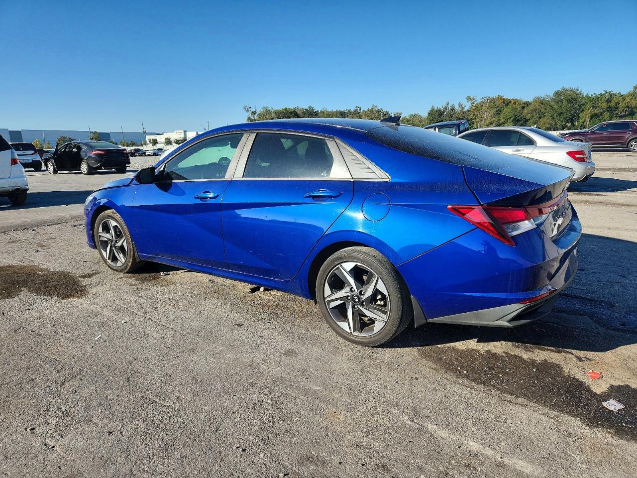 2023 HYUNDAI ELANTRA SEL photo 2