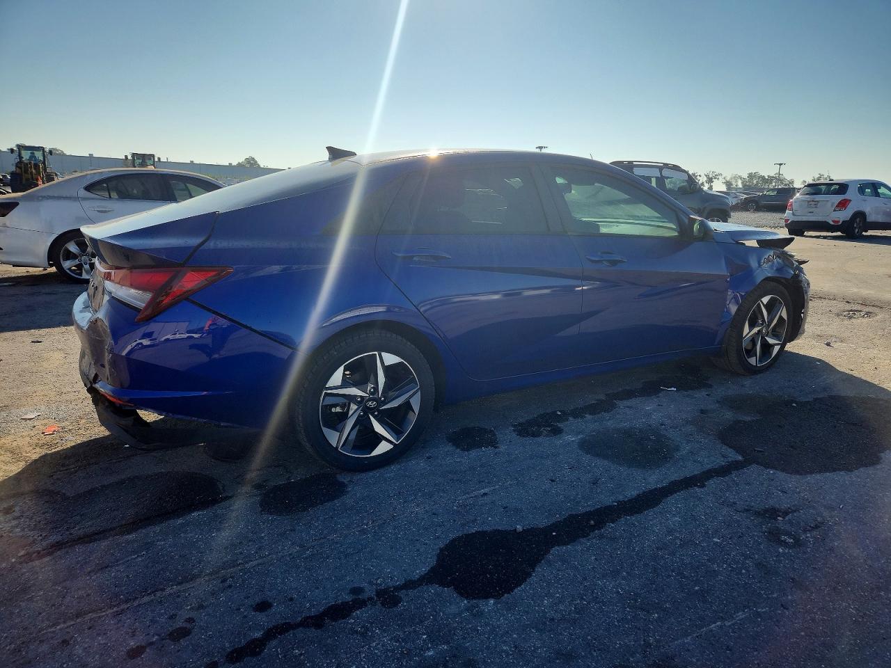 2023 HYUNDAI ELANTRA SEL photo 3