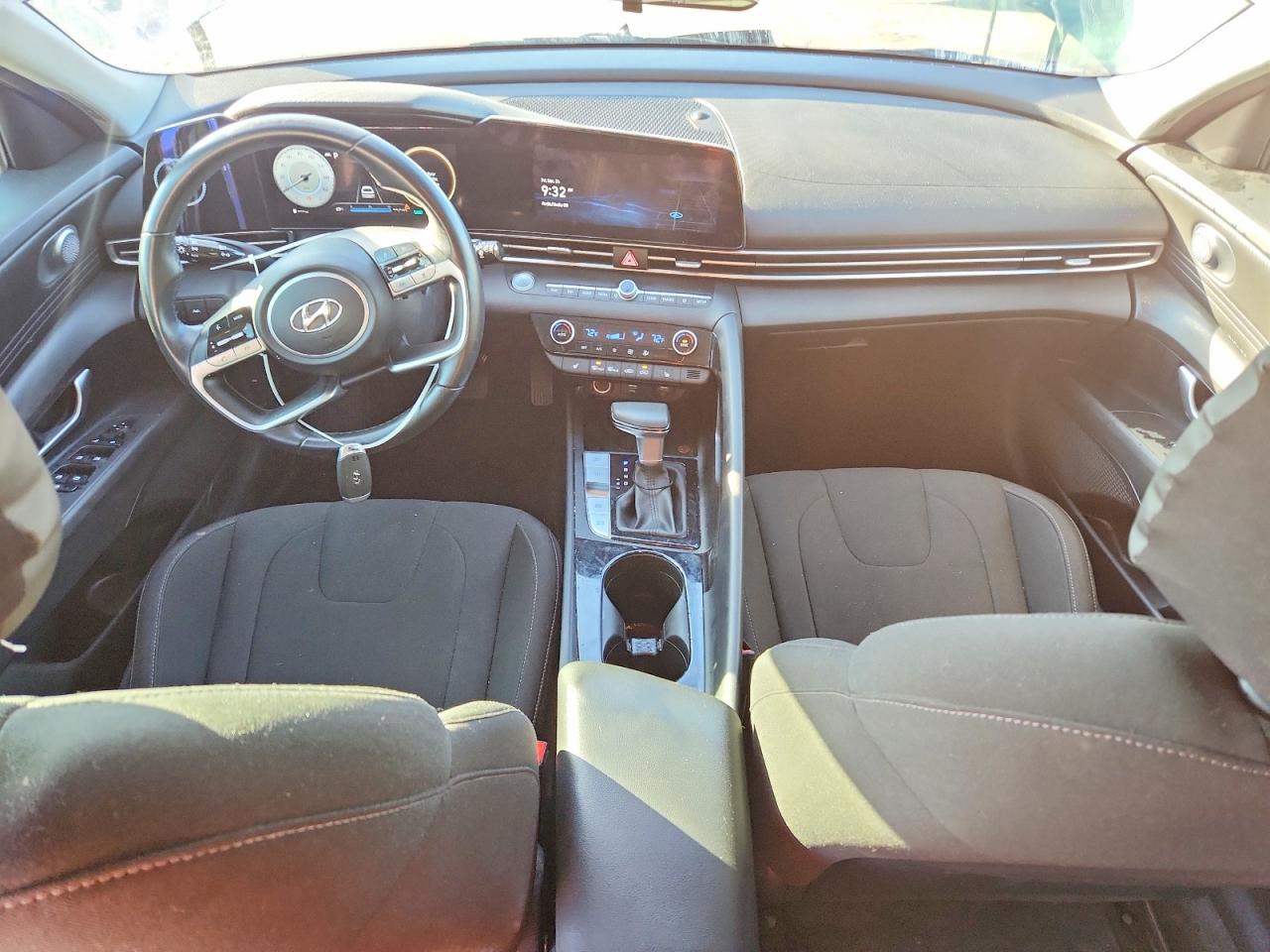 2023 HYUNDAI ELANTRA SEL photo 8