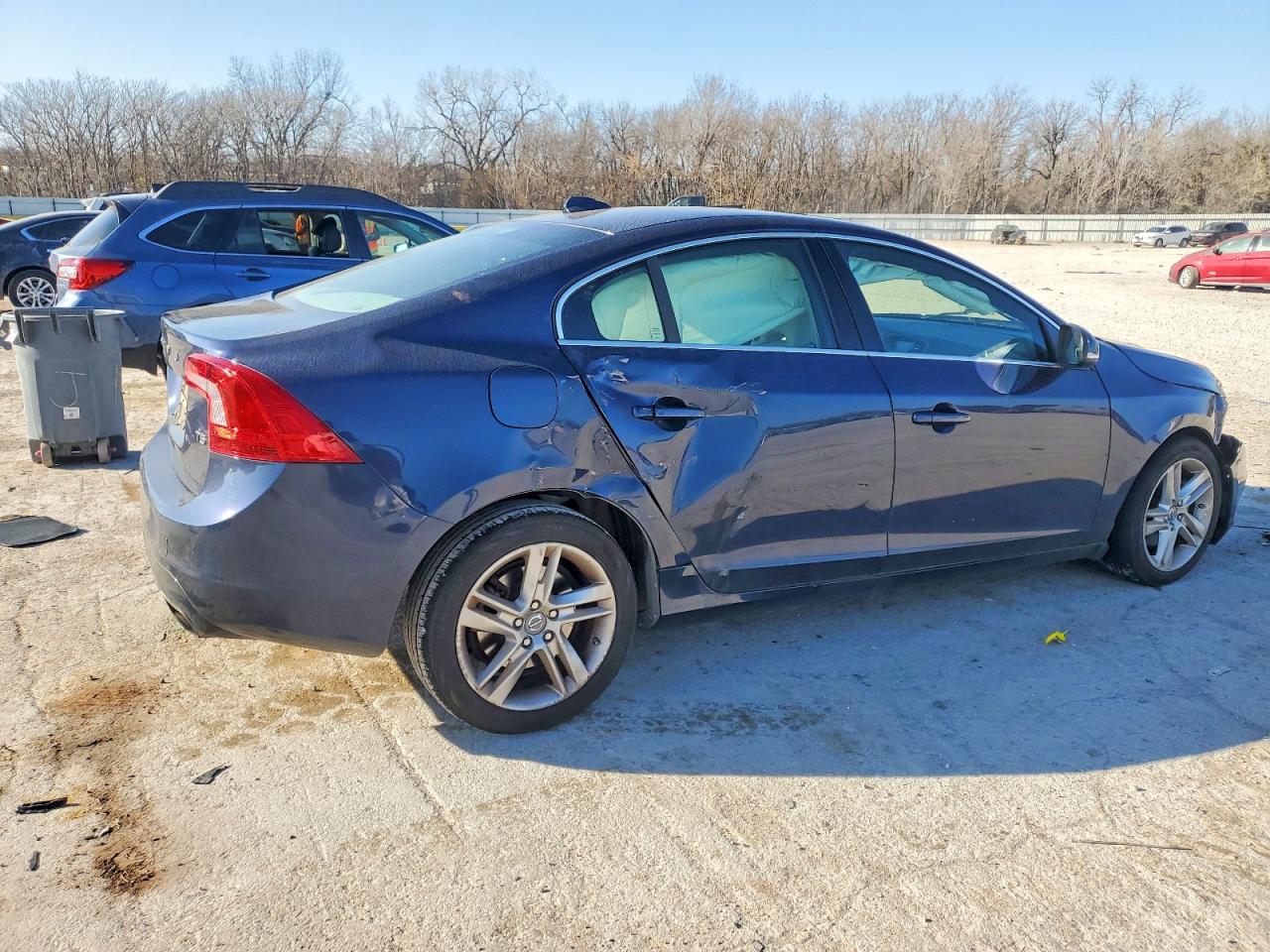2015 VOLVO S60 PREMIER photo 3