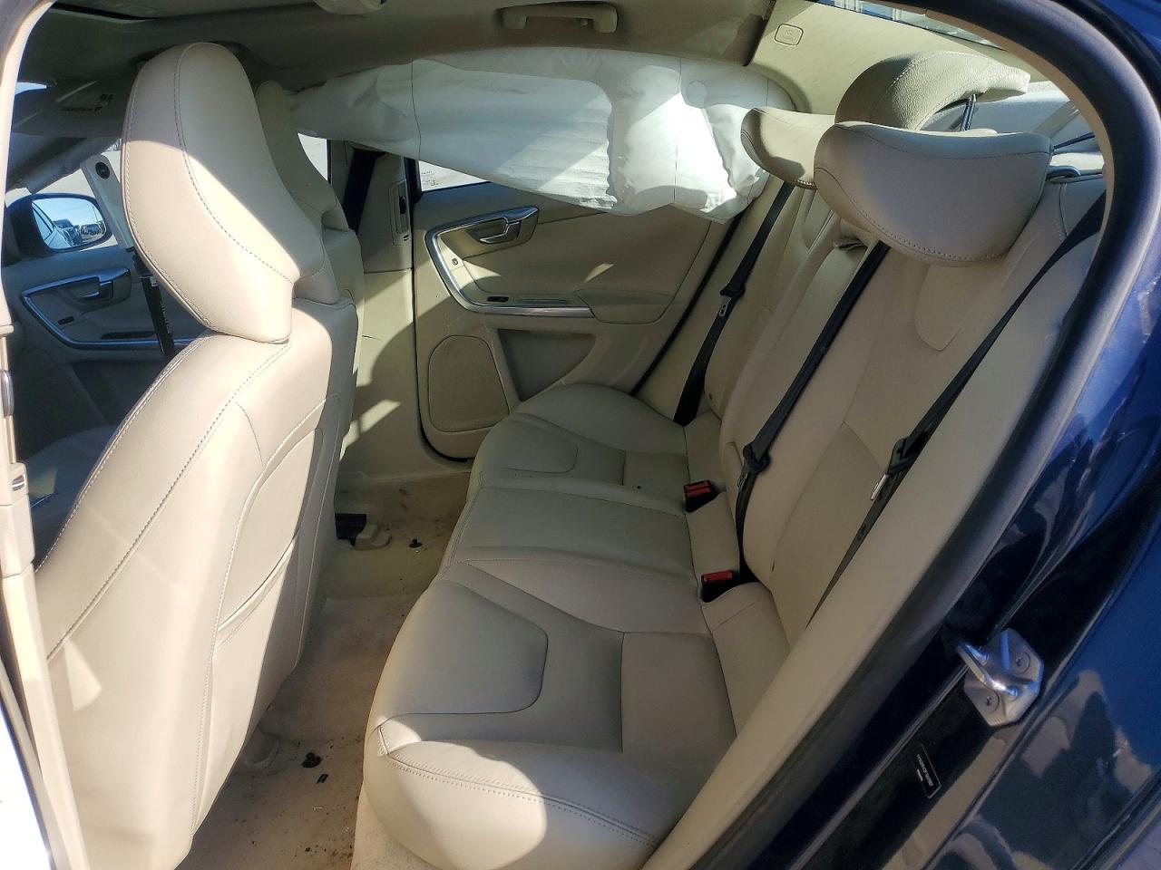 2015 VOLVO S60 PREMIER photo 10