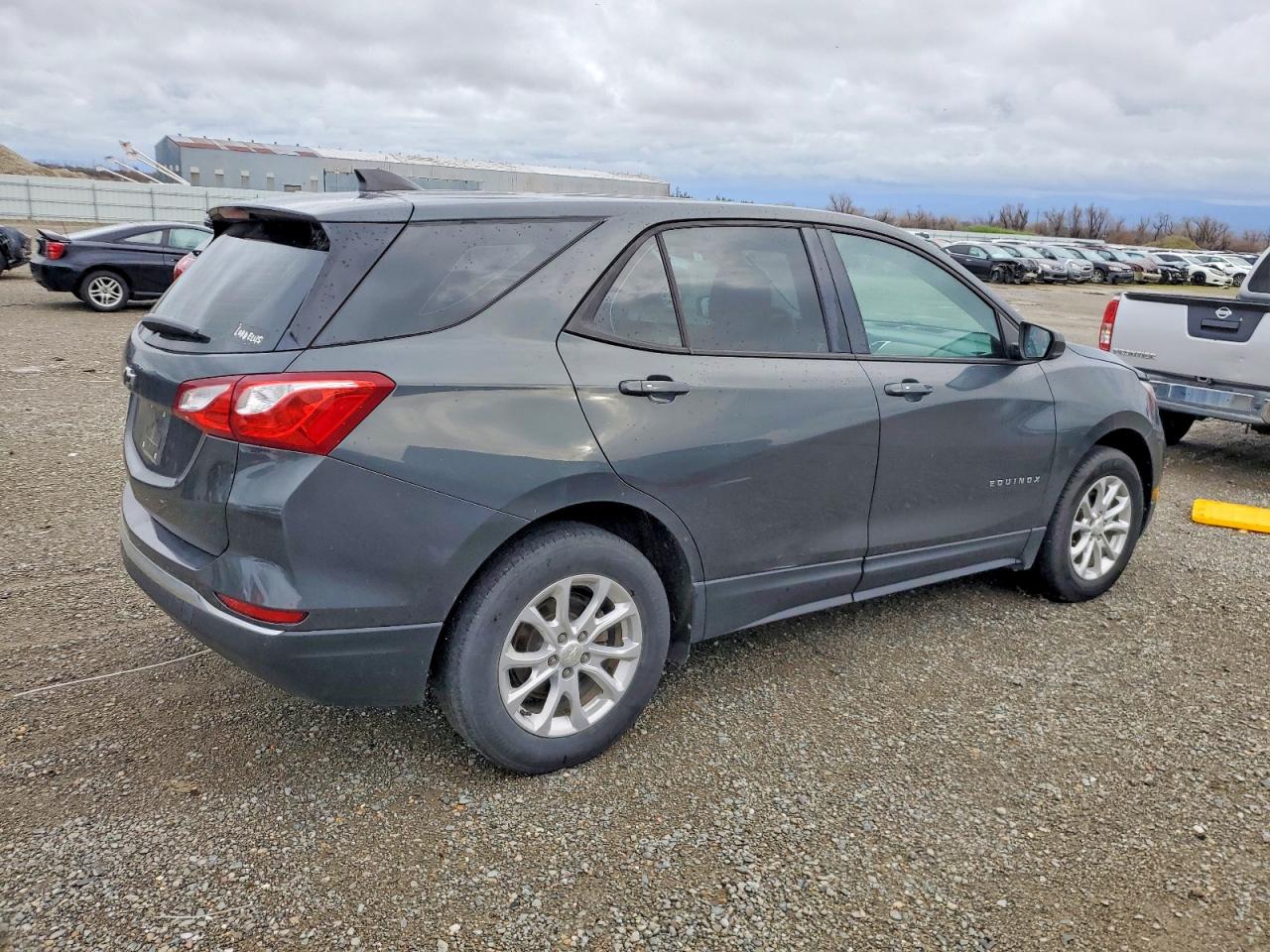 2018 CHEVROLET EQUINOX LS photo 3