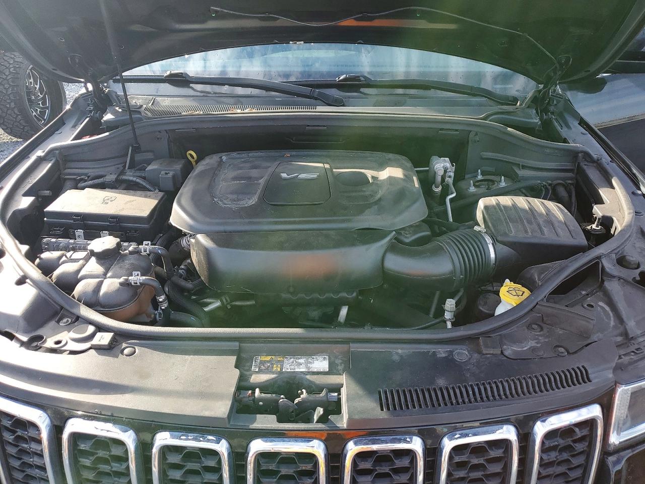 2018 JEEP GRAND CHEROKEE LAREDO photo 23