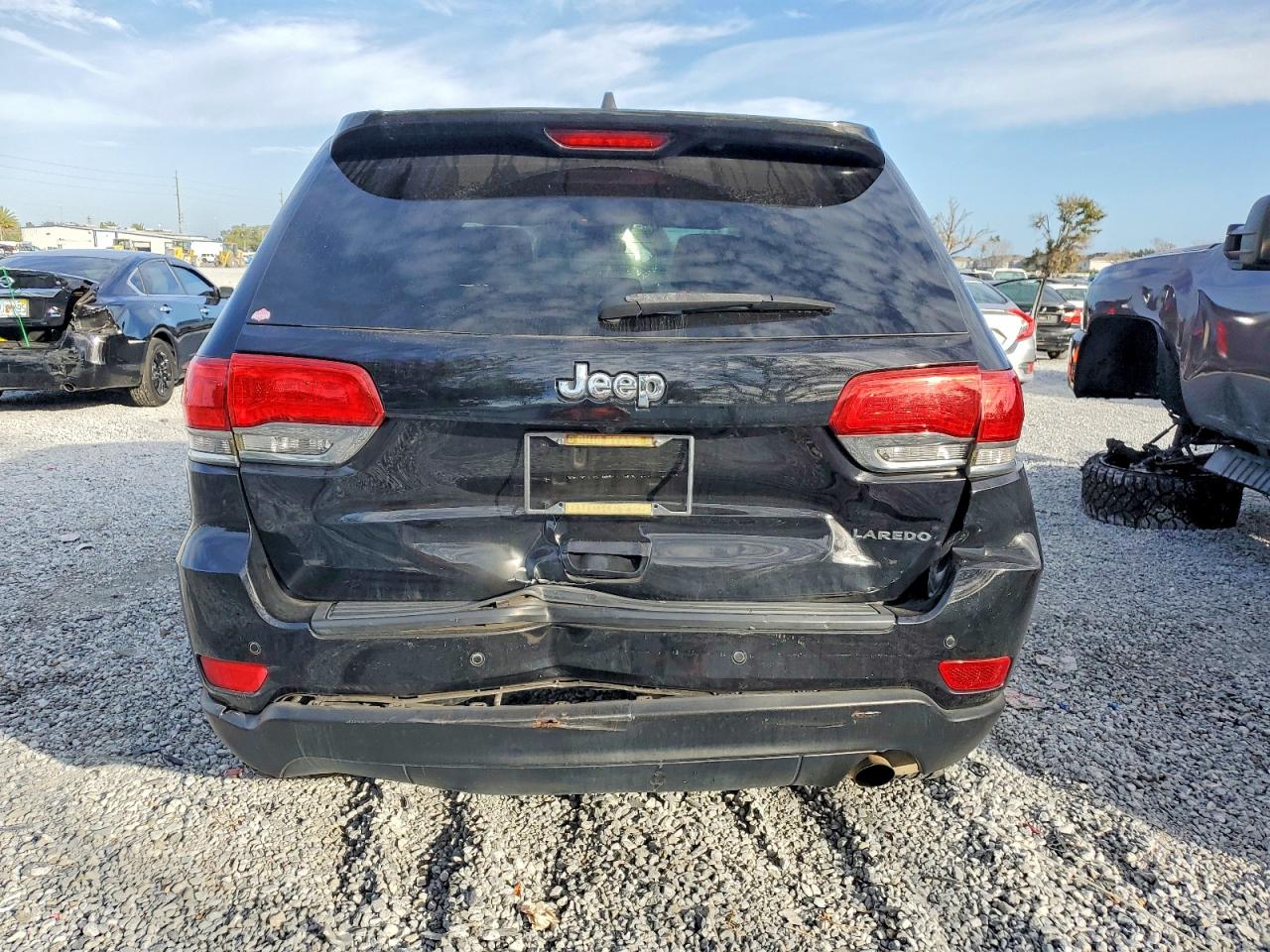 2018 JEEP GRAND CHEROKEE LAREDO photo 11