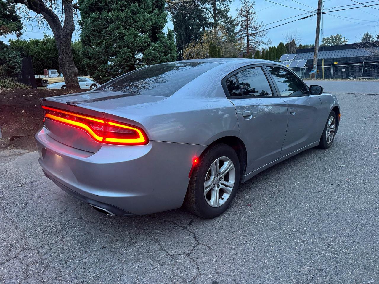 2015 DODGE CHARGER SE photo 4