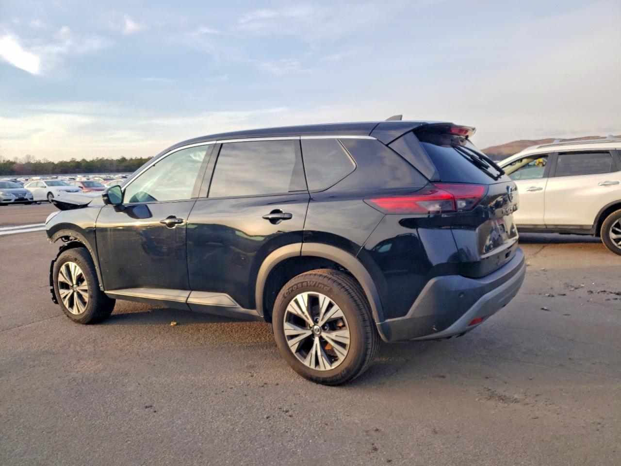 2021 NISSAN ROGUE SV photo 2