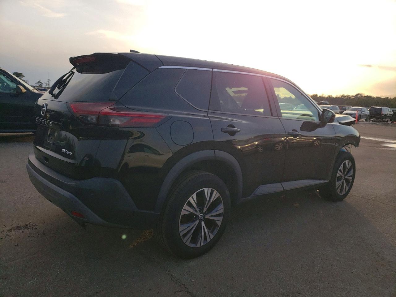 2021 NISSAN ROGUE SV photo 3