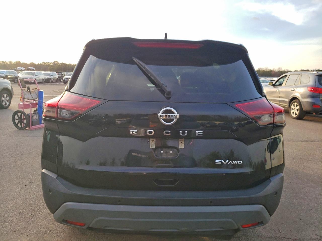 2021 NISSAN ROGUE SV photo 6