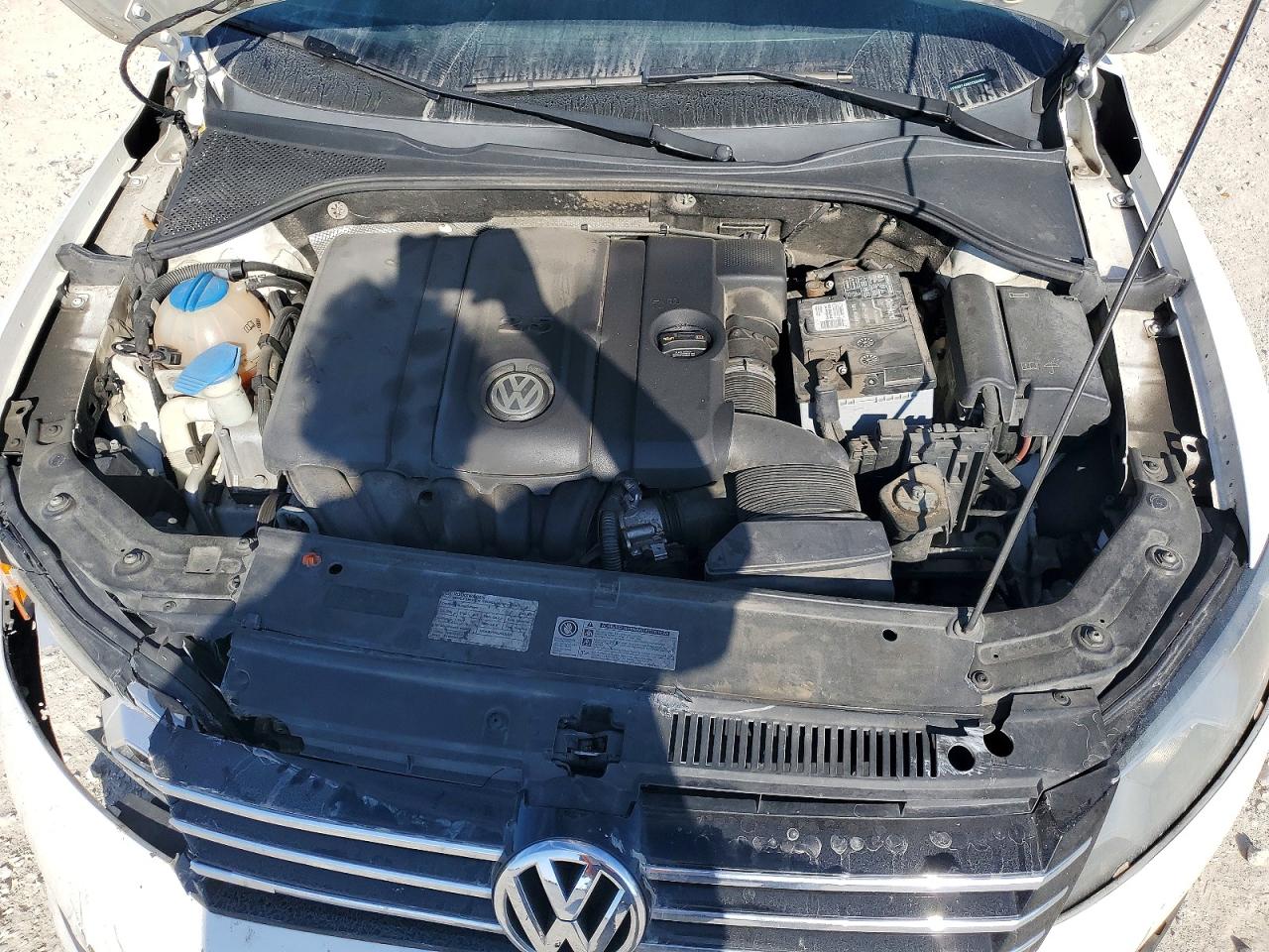 2012 VOLKSWAGEN PASSAT SE photo 11