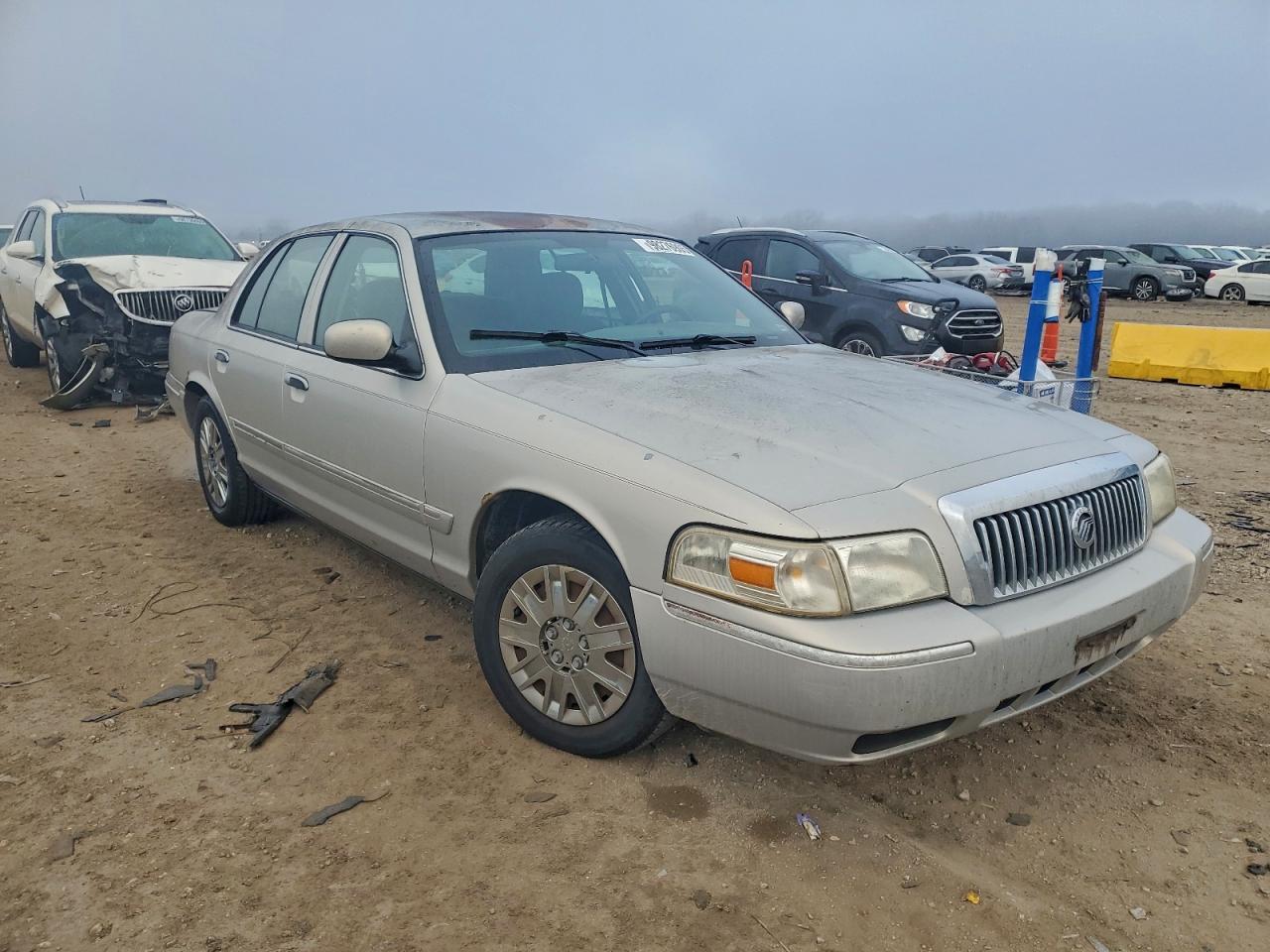 2008 MERCURY GRAND MARQUIS GS photo 4
