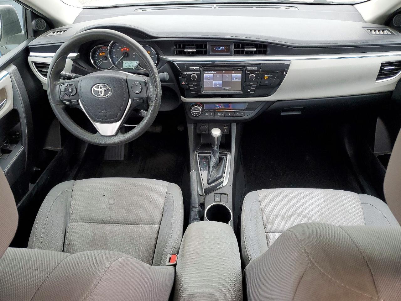 2015 TOYOTA COROLLA L photo 8