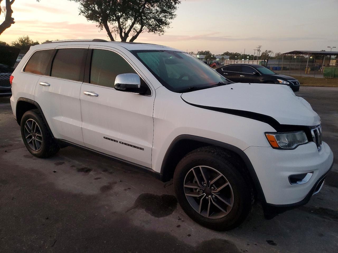 2019 JEEP GRAND CHEROKEE LIMITED photo 4