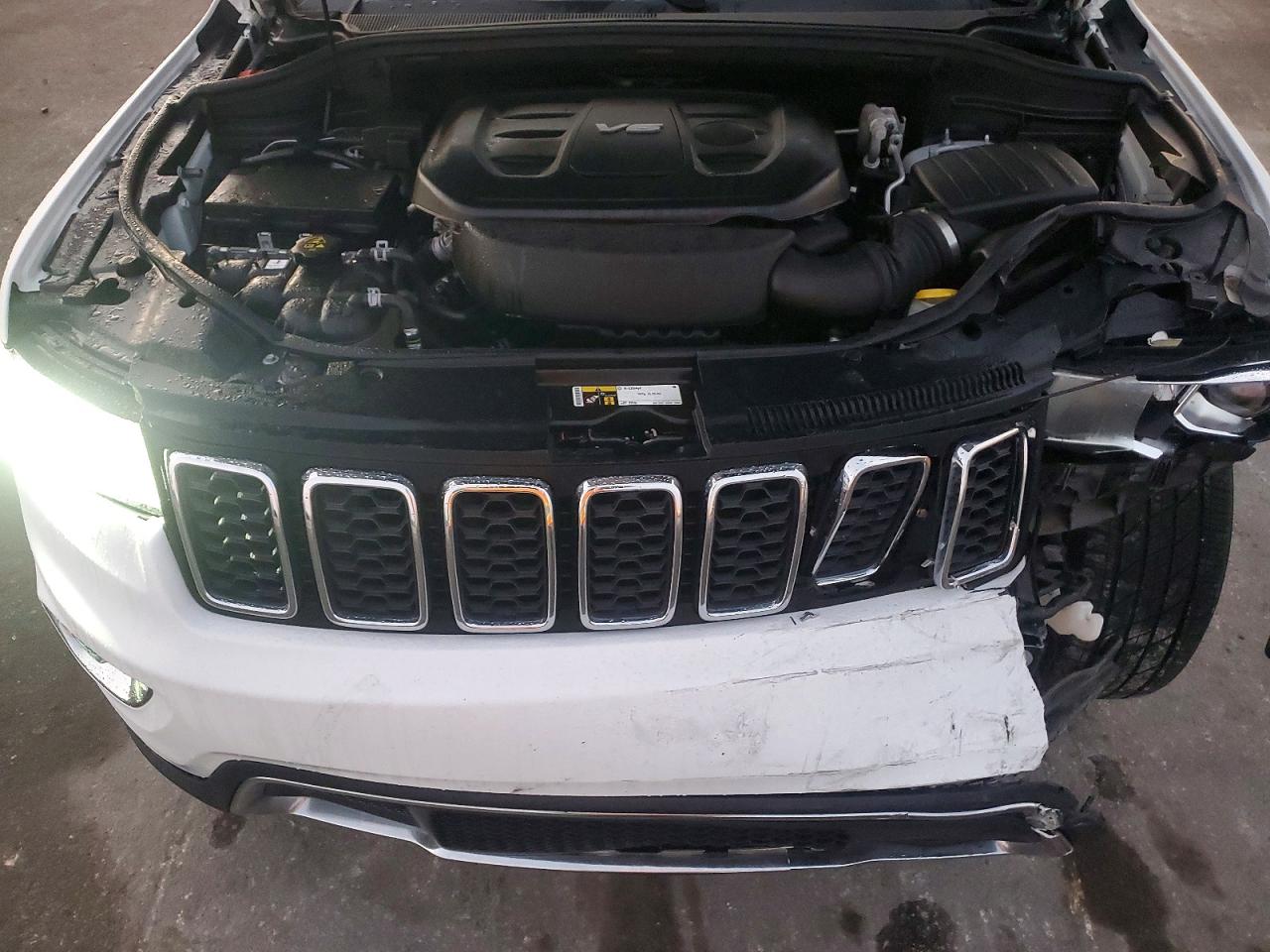 2019 JEEP GRAND CHEROKEE LIMITED photo 12