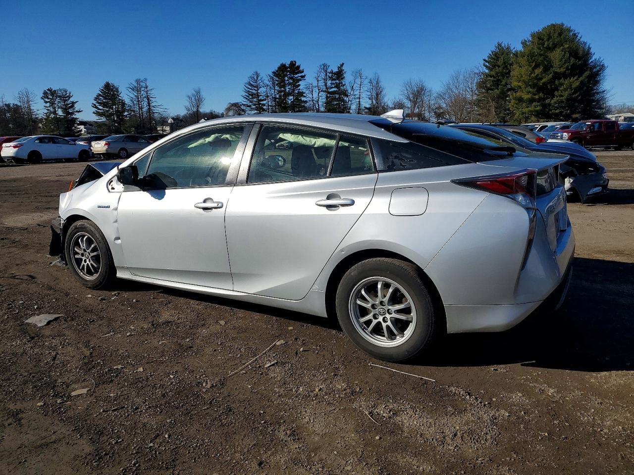 2016 TOYOTA PRIUS photo 2