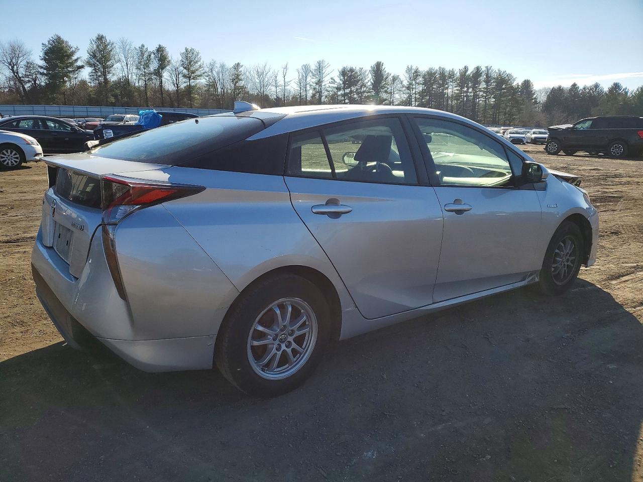 2016 TOYOTA PRIUS photo 3