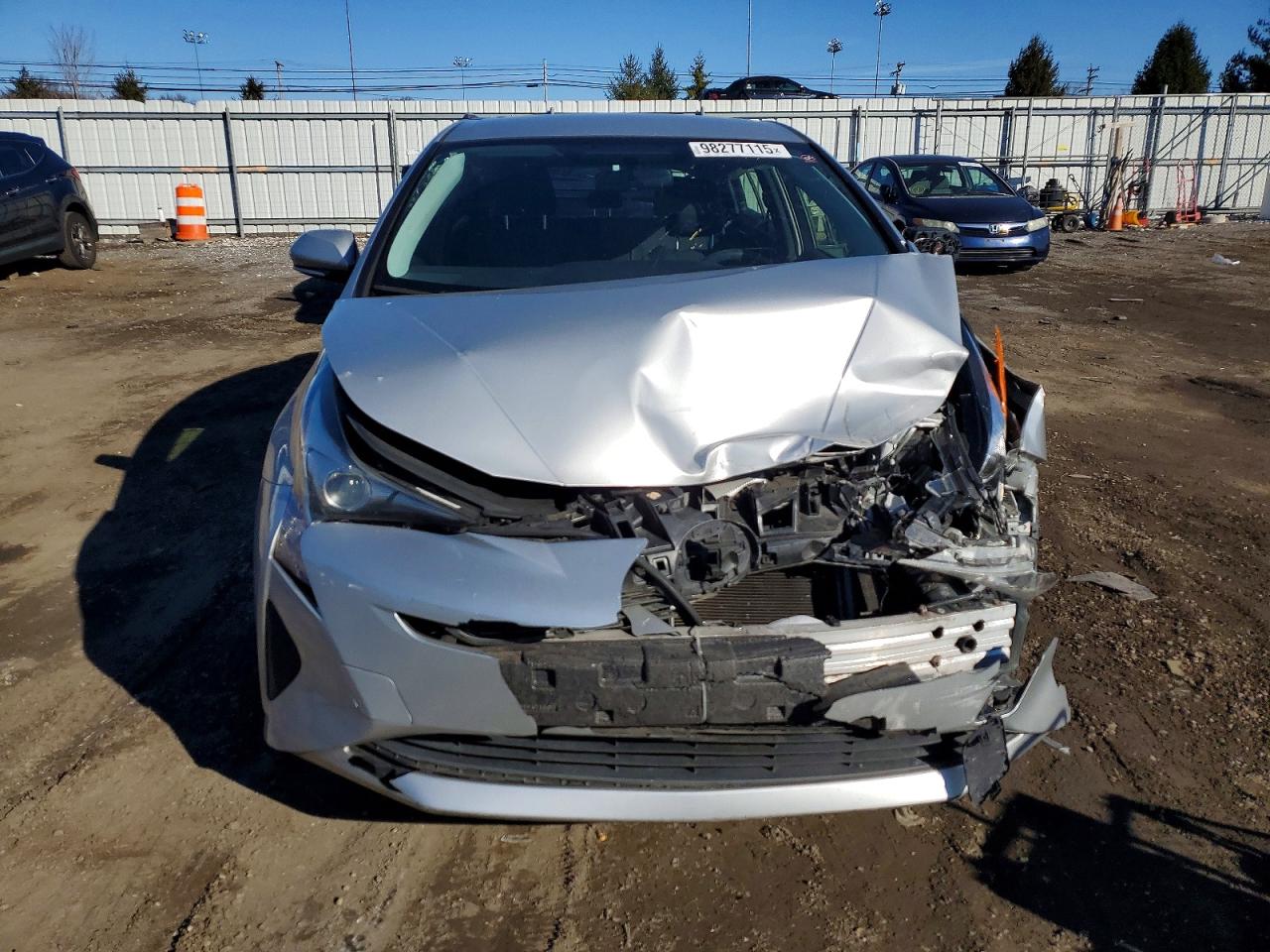 2016 TOYOTA PRIUS photo 5