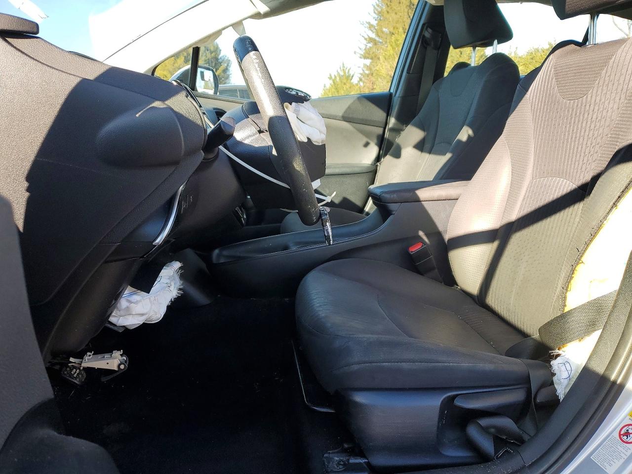 2016 TOYOTA PRIUS photo 7