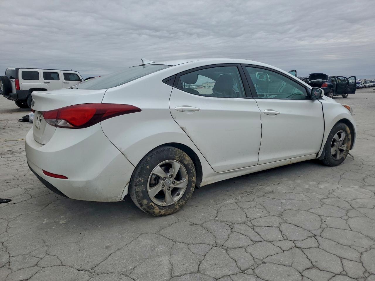 2015 HYUNDAI ELANTRA SE photo 3