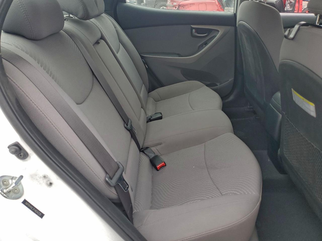 2015 HYUNDAI ELANTRA SE photo 10