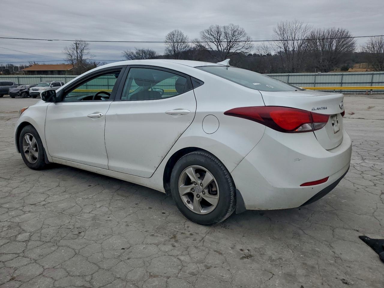 2015 HYUNDAI ELANTRA SE photo 2