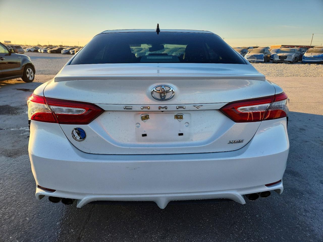 2019 TOYOTA CAMRY XSE photo 6