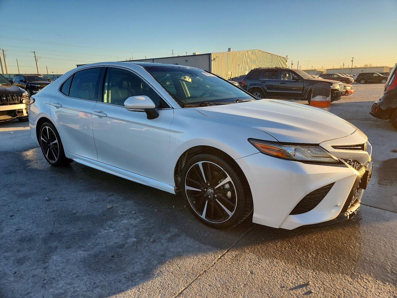 2019 TOYOTA CAMRY XSE photo 4