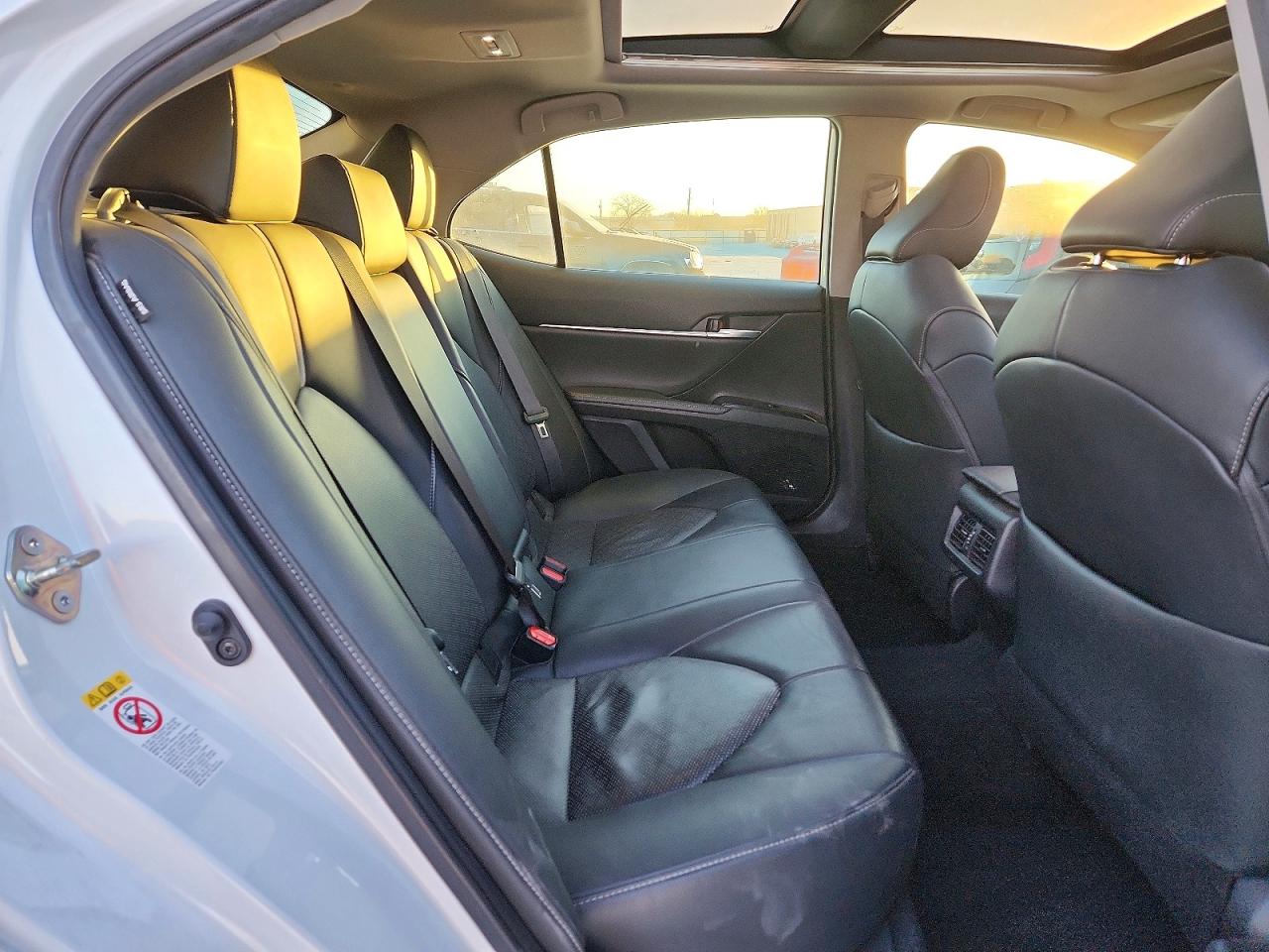 2019 TOYOTA CAMRY XSE photo 10