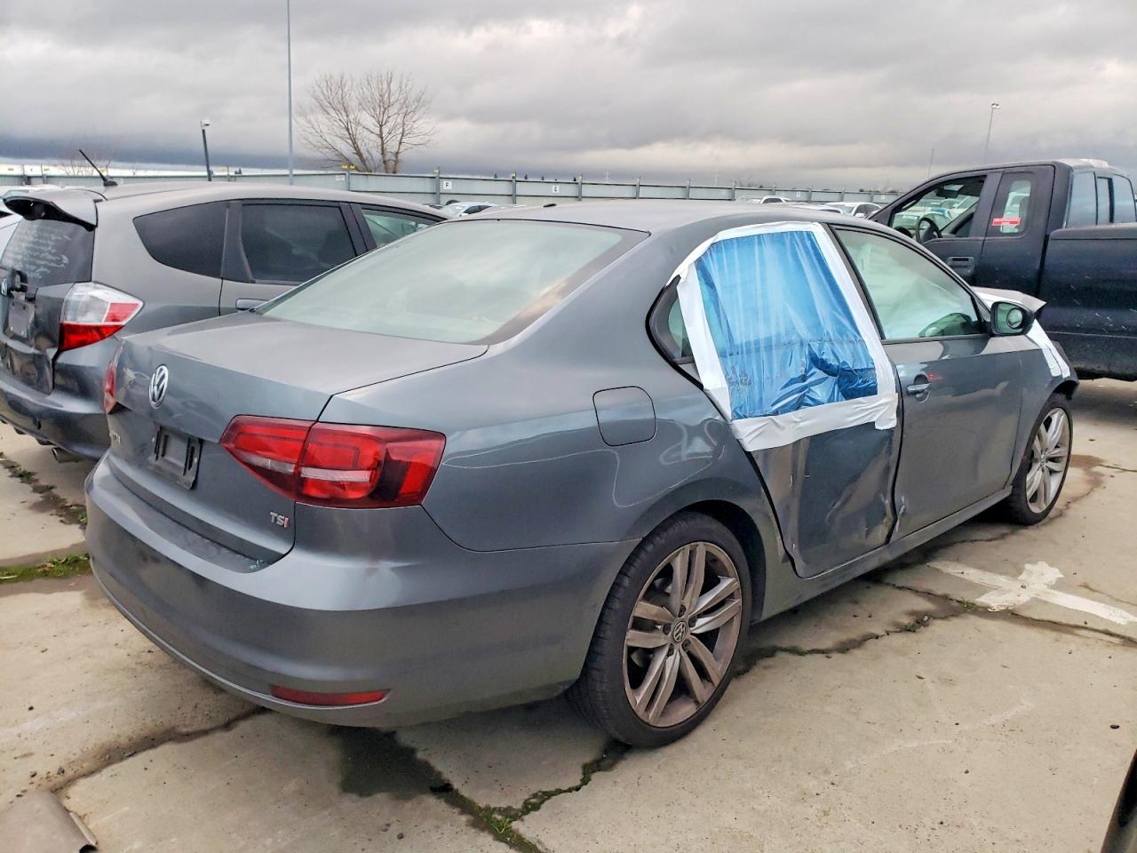 2016 VOLKSWAGEN JETTA S photo 3
