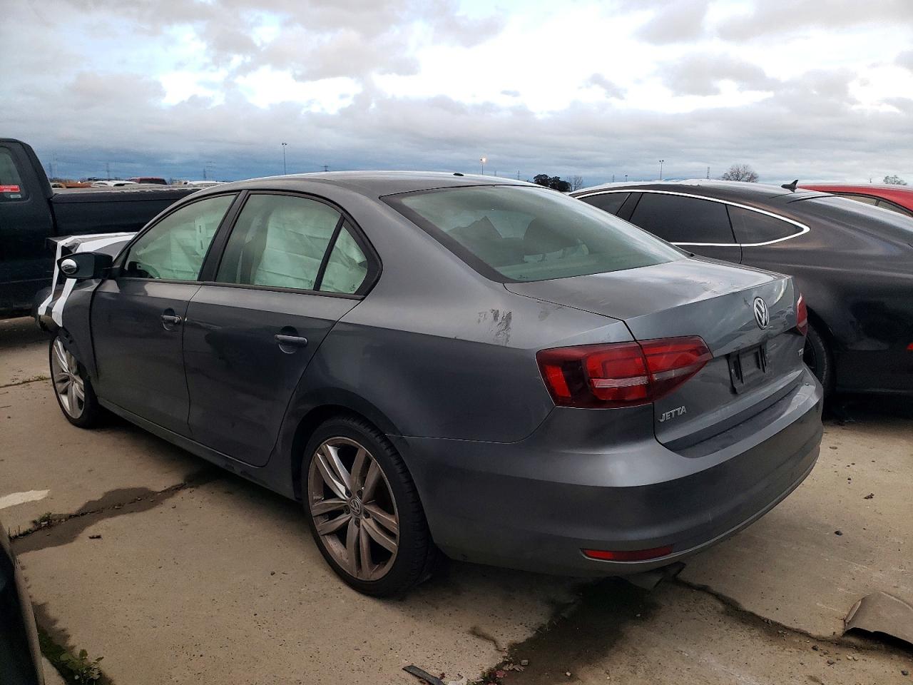2016 VOLKSWAGEN JETTA S photo 2