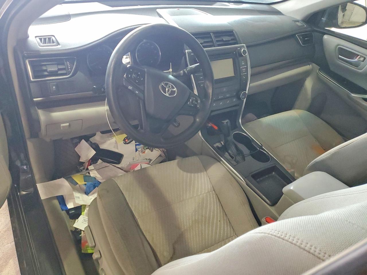 2016 TOYOTA CAMRY LE photo 8