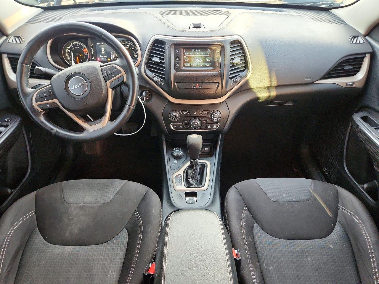 2016 JEEP CHEROKEE LATITUDE photo 8