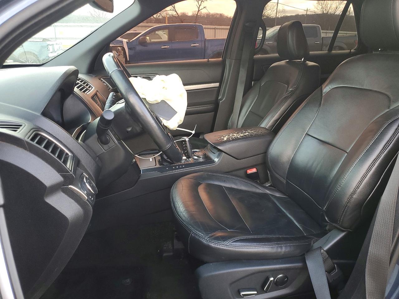2018 FORD EXPLORER XLT photo 7