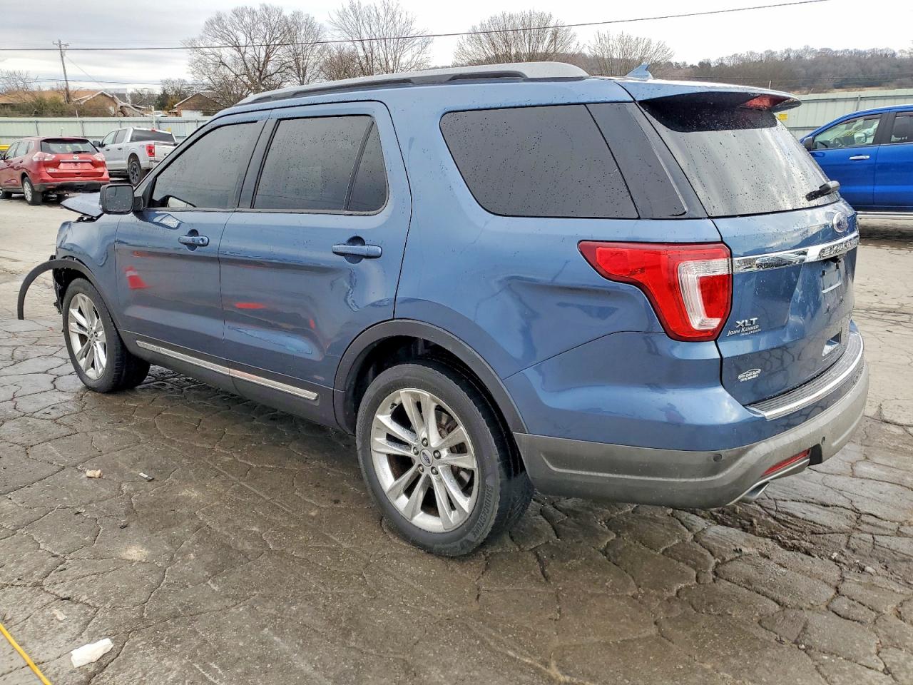 2018 FORD EXPLORER XLT photo 2