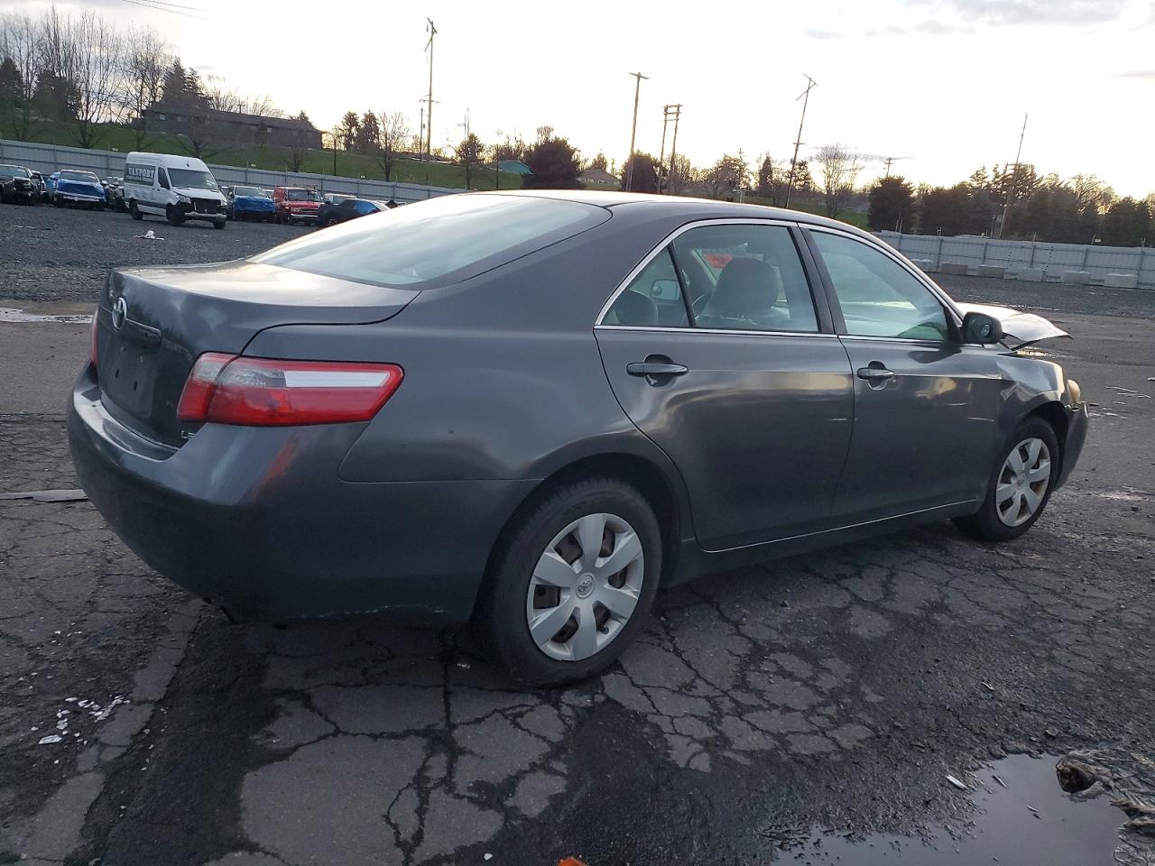 2009 TOYOTA CAMRY LE photo 3