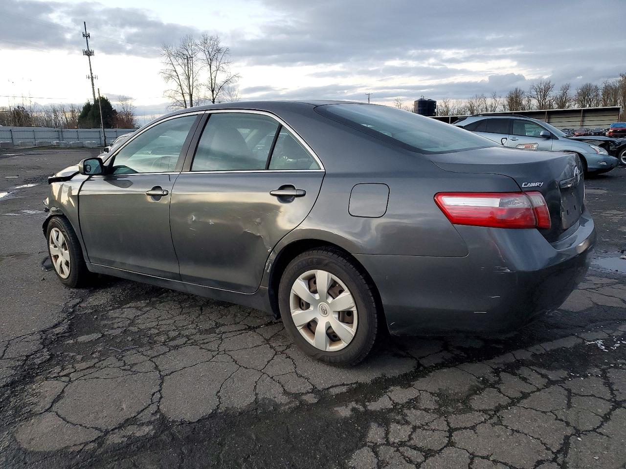2009 TOYOTA CAMRY LE photo 2