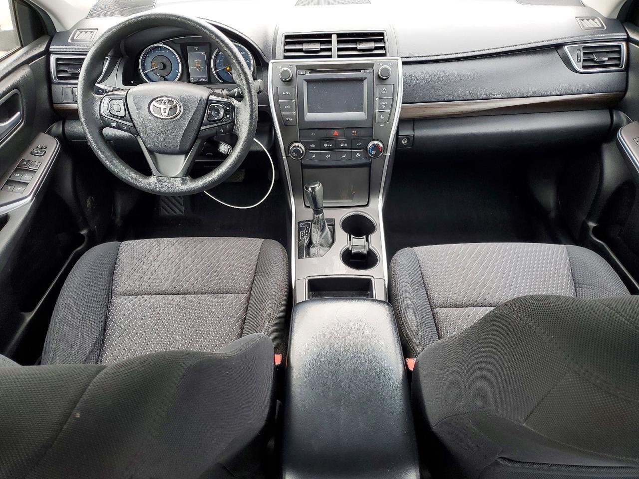 2016 TOYOTA CAMRY LE photo 8