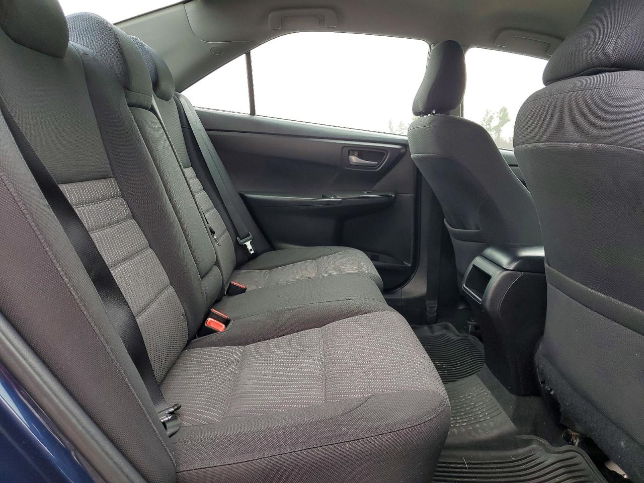 2016 TOYOTA CAMRY LE photo 10
