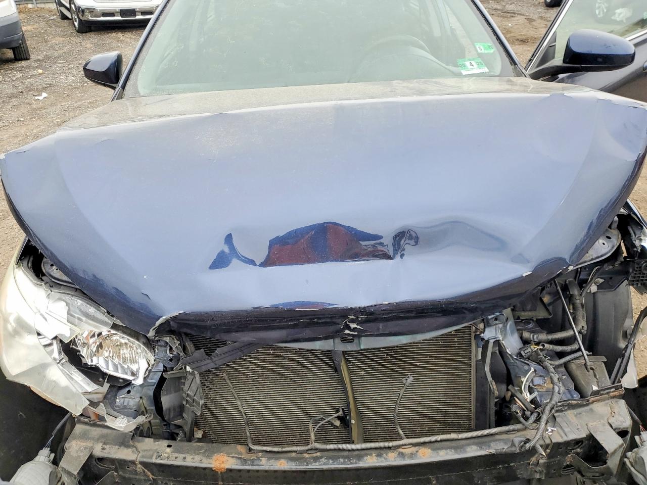 2016 TOYOTA CAMRY LE photo 11